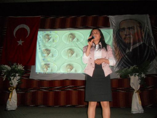  Görele’de Cumhuriyet İlköğretim Okulu tarafından 13 Mayıs Anneler Günü olması münasebetiyle şiir dinletisi programı düzenlendi