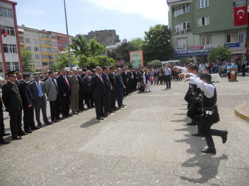  Görele’de, 19 Mayıs Atatürk’ü Anma, Gençlik ve Spor Bayramı olması münasebetiyle bir tören düzenlend