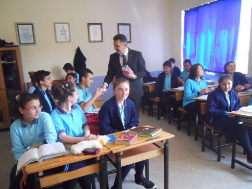  Görele'de Öğrencilere Diş Fırçası ve Macunu Dağıtıldı