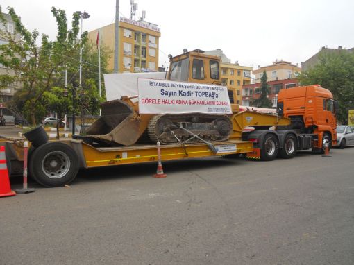  Görele Belediyesi'ne Paletli Kepçe Hibe Edildi