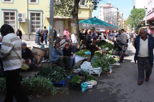  Karadeniz’de Geçim Kadınların Sırtında