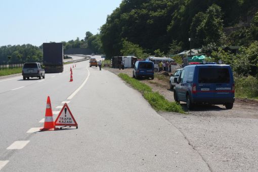  Karadeniz sahil yolunda, Giresun,Görele - Tirebolu Yalıköy mevkiinde Gürcistan plakalı otobüs devrildi. Kazada, Gürcistan uyruklu 9 kişi yaralandı.
