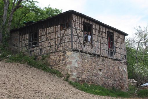  Otantik Köy Evleri İlgi Bekliyor