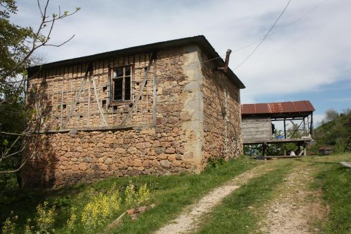  Otantik Köy Evleri İlgi Bekliyor