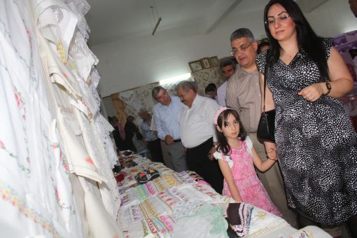  Giresun’un Görele İlçesi Halk Eğitimi Merkezi (HEM) Müdürlüğünün 2011-2012 eğitim ve öğretim yılı içinde açılan kurslarda yapılan el sanatları sergisi açıldı.